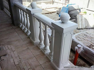 Наши балюстрады и балясины не требуют какого-либо специфического ухода благодаря своей технологии мрамор из 

бетона. По своей красоте и прочности не уступают натуральному камню. Наши изделия способны облагородить любой 

интерьер загородного дом