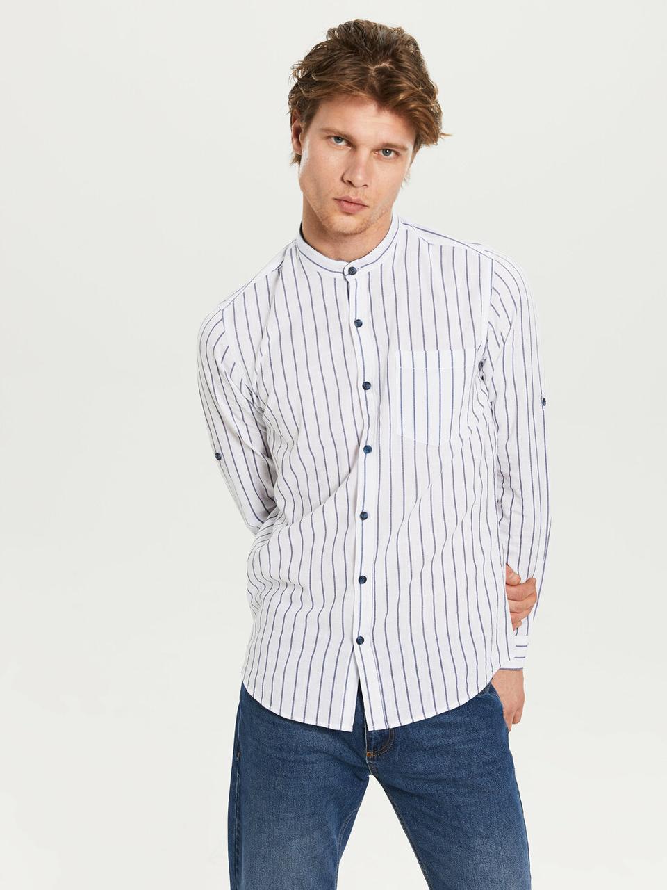 Біла чоловіча сорочка LC Waikiki/ЛС Вайкікі з коміром-стійкою в синю смужку