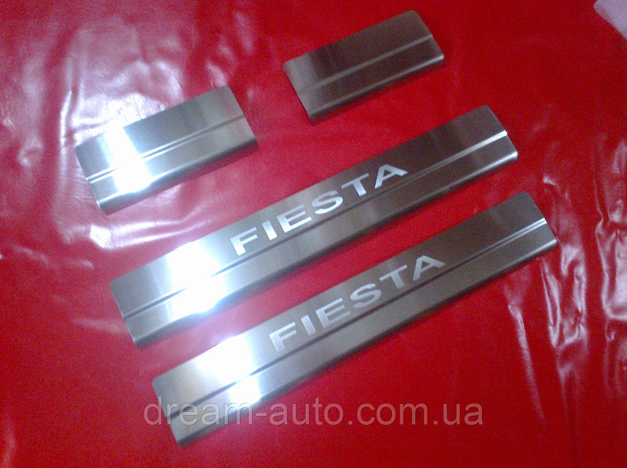 Накладки на пороги FORD FIESTA 2002+