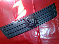 Зимняя накладка на решетку (мат) VW CADDY 04-10 г.в.