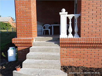 В данной работе была применена белая балюстрада с балясинами, сделанными по технологии мрамор из бетона.  Срок 

службы изделий  не менее 25 лет под открытым небом. Наши балясины и балюстрады обладают высокой прочностью и 

плотность.