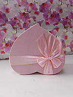 Подарочная коробочка в форме сердца розовая 21,5x19,5x9cm с крышкой с большим бантом