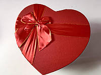 Подарочная коробочка в форме сердца красная 21,5x19,5x9cm с крышкой с большим бантом