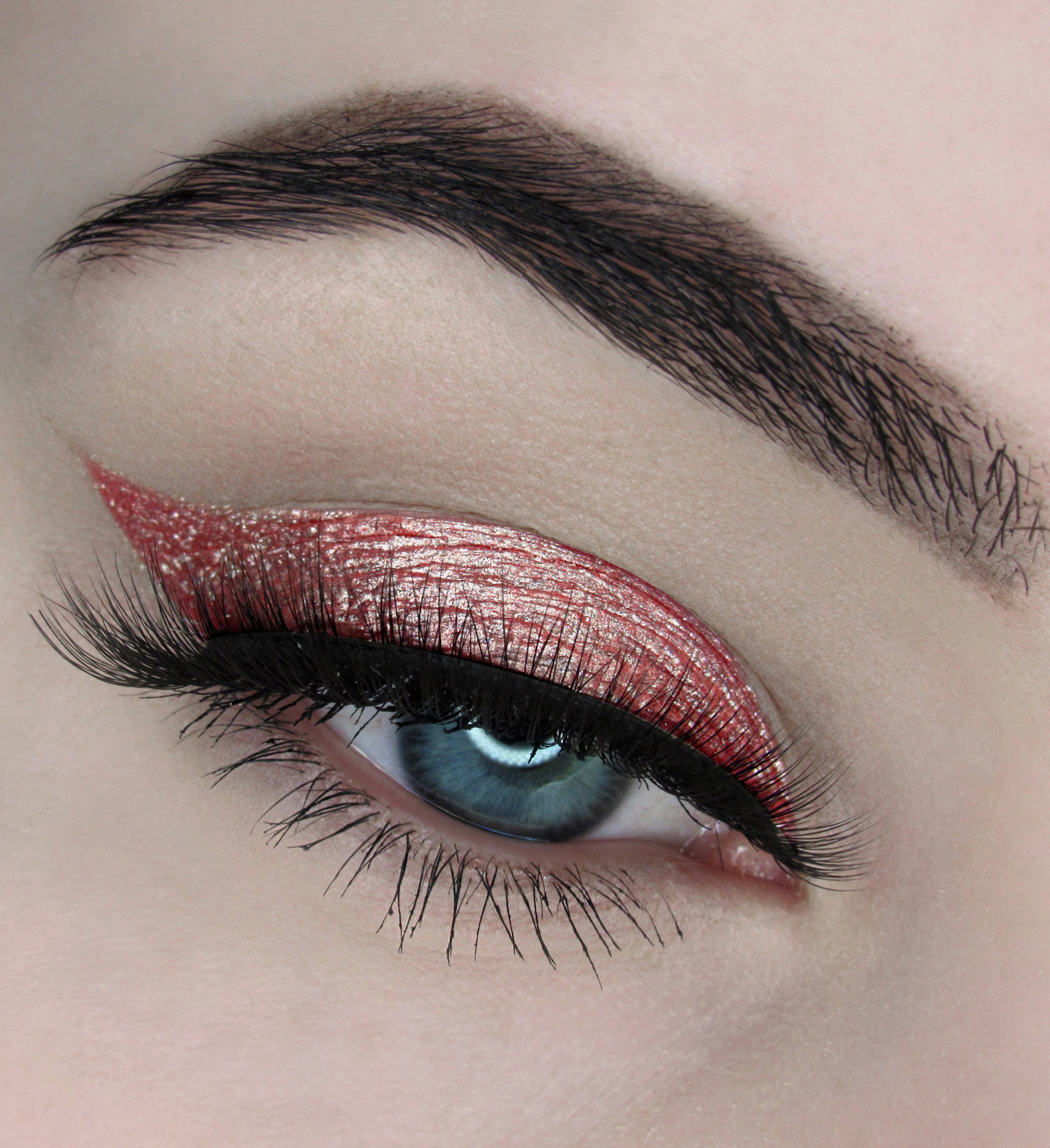 Стойкие жидкие тени для век METAL HYPE с металлическим сиянием 11 ...