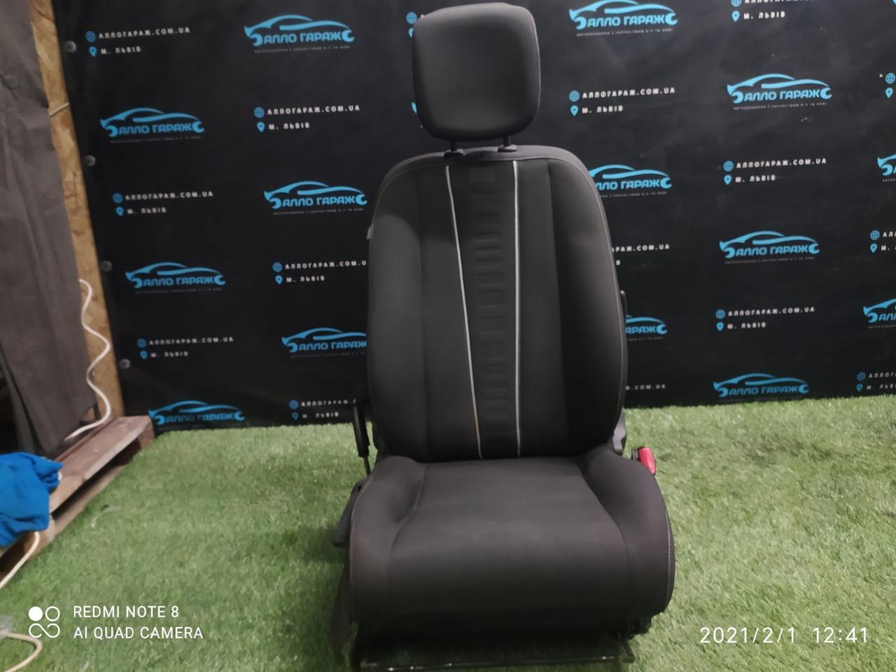 Сидіння переднє ліве Рено Меган 3 Megane 3 2009-2015, фото 1