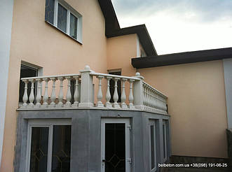 В этой работе  была использована белая балюстрада с балясинами, сделанными по технологии мрамор из бетона.  Срок 

службы изделий  не менее 25 лет под открытым небом. Наши балясины и балюстрады обладают высокой прочностью и 

плотность.