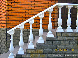 В данной работе была применена белая балюстрада с балясинами, сделанными по технологии мрамор из бетона.  Срок 

службы изделий  не менее 25 лет под открытым небом. Наши балясины и балюстрады обладают высокой прочностью и 

плотность.