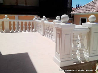 При производстве бетонных балясин и балюстрад мы всегда стремимся к тому , чтобы качество и цена соответствовали 

друг другу. Гарантированный срок службы наших изделий более 25 лет. Наши балясины и балюстрады обладают высокой 

прочностью и плот