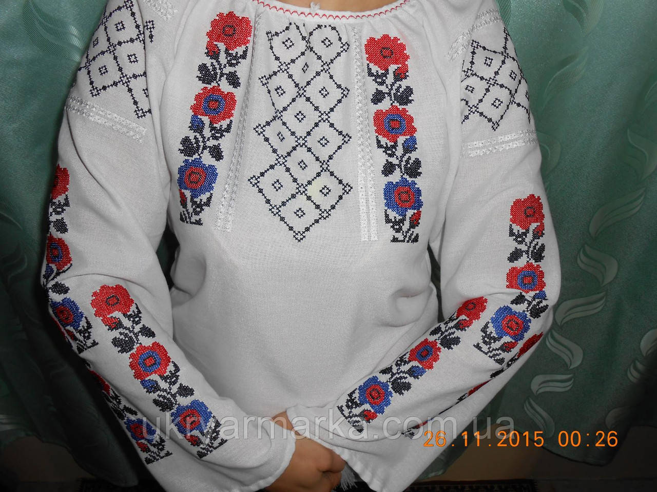 Жіноча вишивана блузка "Квіткова"