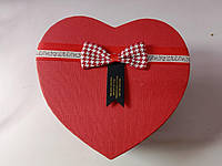Подарочная коробочка в форме сердца красная 15,5x14,5x6cm с крышкой и надписями