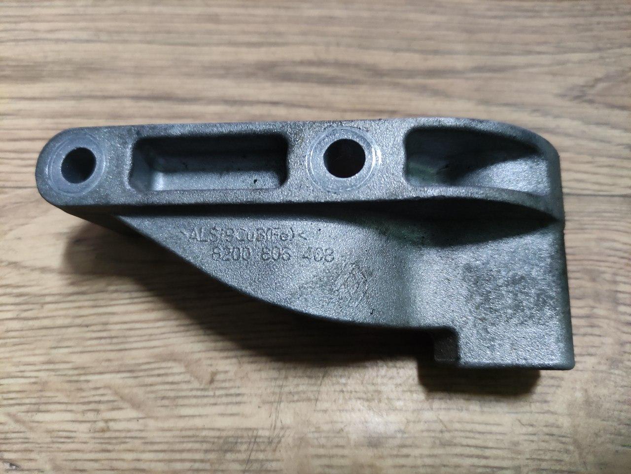 Кронштейн двигуна (верхній, правий) Renault Megane 3, 1.9, 2008-2016, 8200806408 (Б/У)