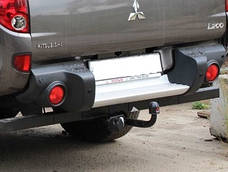 Європеєць. Пластиковий бампер з протівотуманкамі.