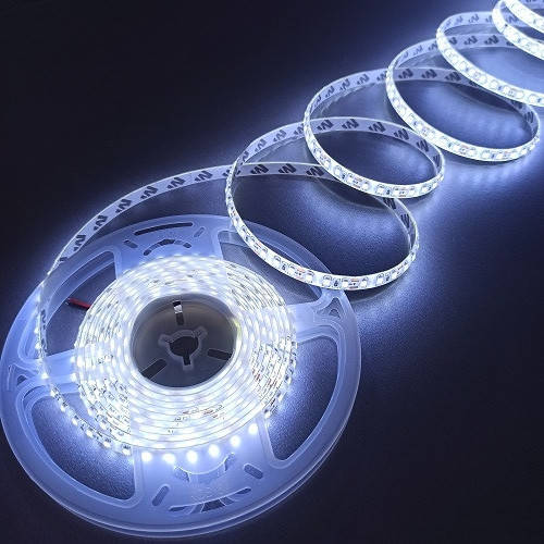 

Светодиодная лента холодная белая LED с клейкой основой 8мм 9.6W/м 120 LED/м IP65 MTK-600WF3528-12