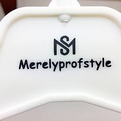 Брендування плічок для одягу, тамподрук