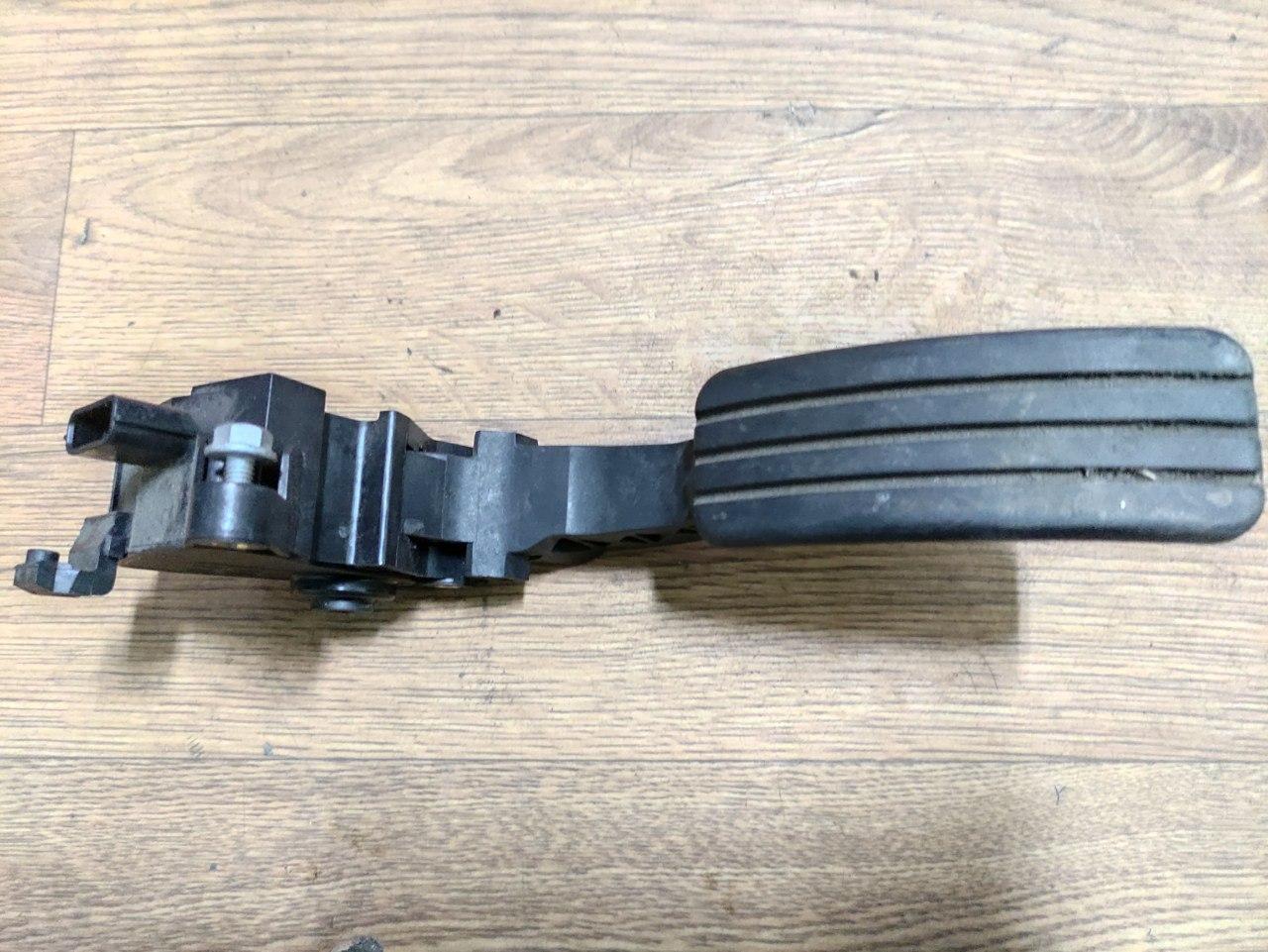 Педаль газу Renault Megane 3, 2008-2016, 180020022R (Б/У), фото 1