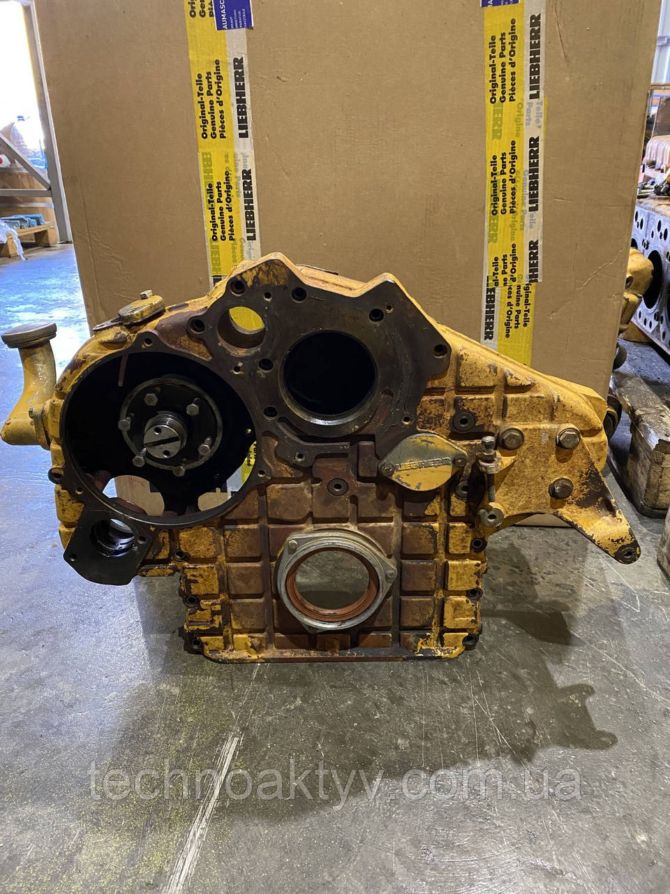 Передня кришка двигуна Liebherr D906, фото 1