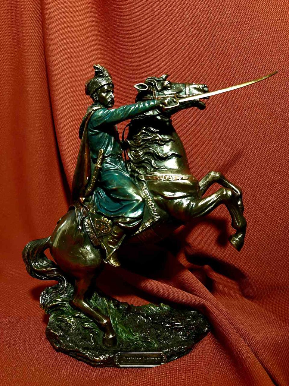 Статуетка "Гетьман" виробництва італійської фірми Veronese (22*20 см) 02440A4