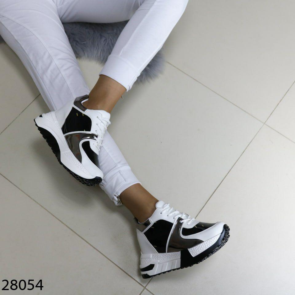 Жіночі кросівки білого кольору еко-шкіра на платформі