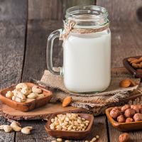 Рослинна молоко, вершки і соуси на їх основі