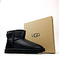 Жіночі зимові UGG Classic II Mini Black Leather, чорні шкіряні уггі класік 2 міні жіночі черевики угі зимові, фото 2