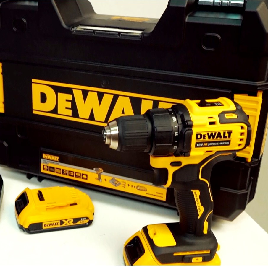 Дриль-шуруповерт DeWalt DCD708S2T