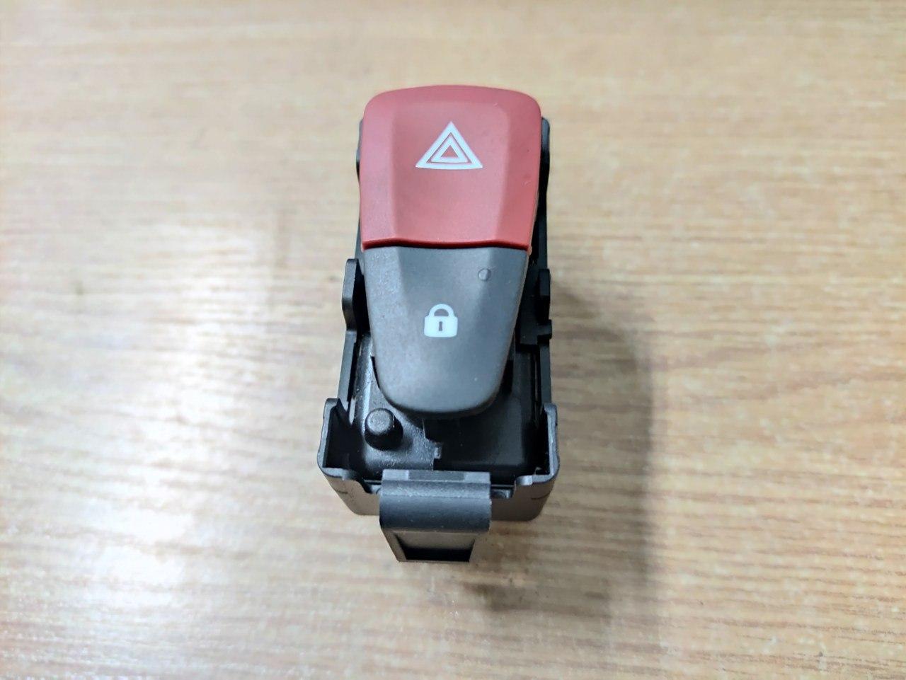 Кнопка аварійної зупинки Renault Megane 3, 2008-2016, 8200214896 (Б/У)