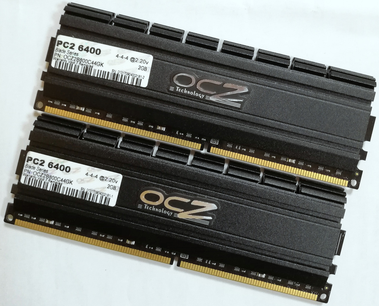 Пара оперативної пам'яті OCZ Blade DDR2 4Gb (2Gb+2Gb) 800MHz PC2 6400U CL4 (OCZ2B800C44GK) Б/В