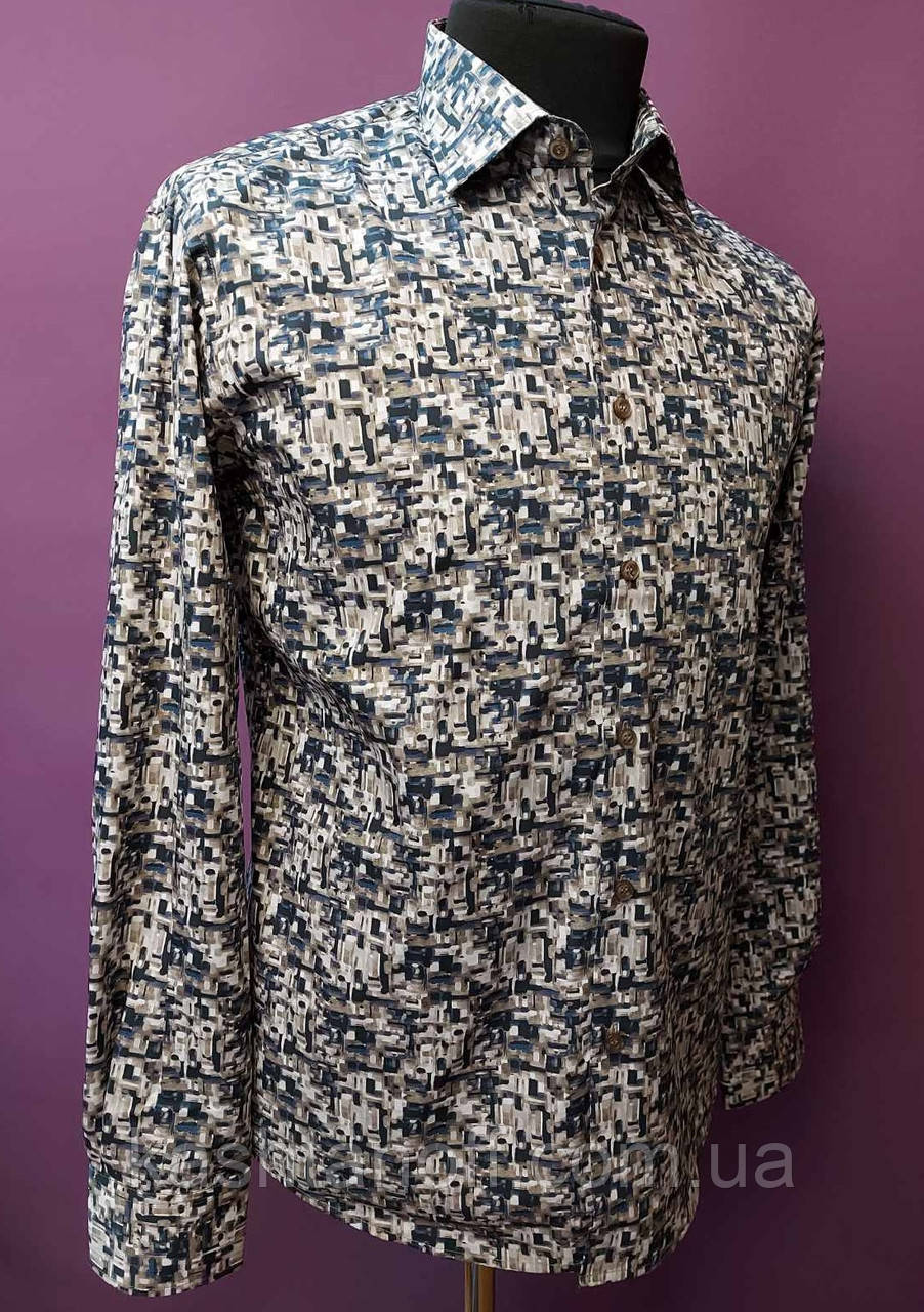 Молодежная мужская рубашка полуприталенного силуета с бежевой ...