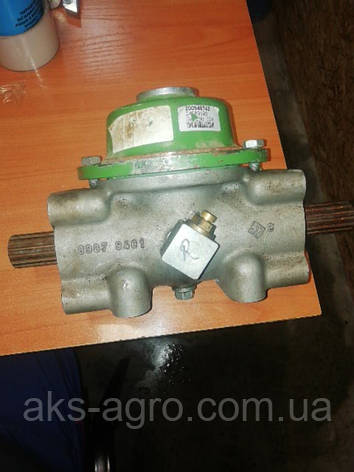 Редуктор чистильника правий 200948742 з механізмом вільного ходу KRONE, фото 1