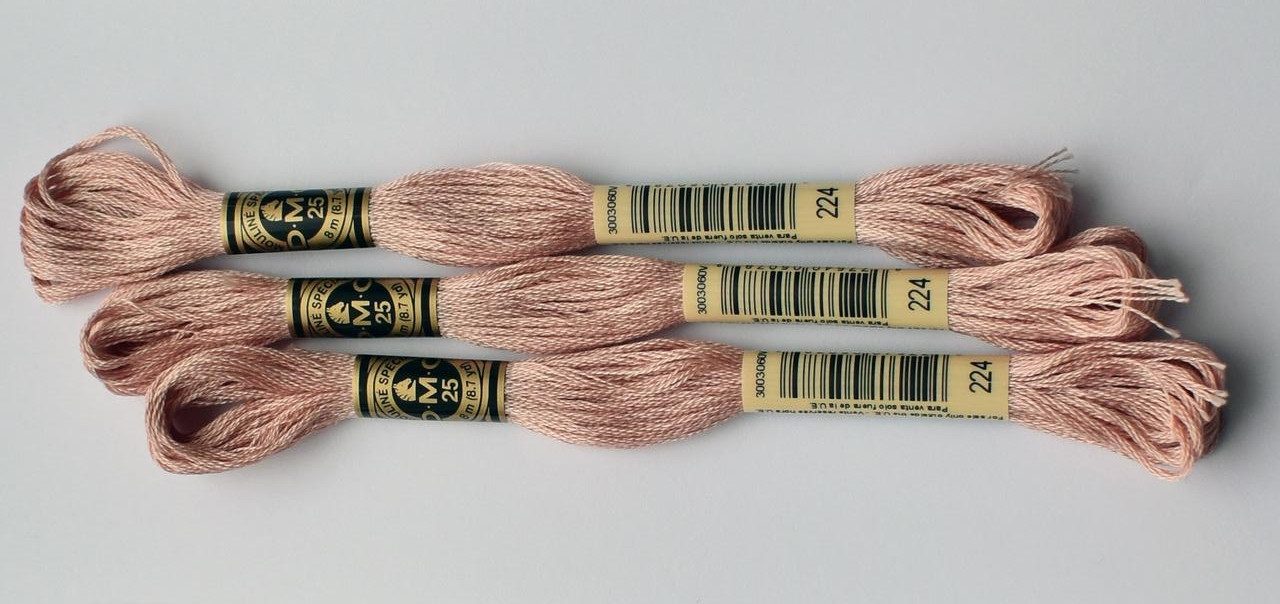 Нитки муліне DMC колір 224 рожевих мушлів, оч. св., арт.117