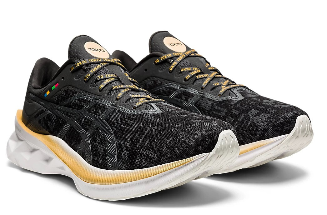 Чоловічі кросівки для бігу ASICS GT-2000 8 1011A690-011