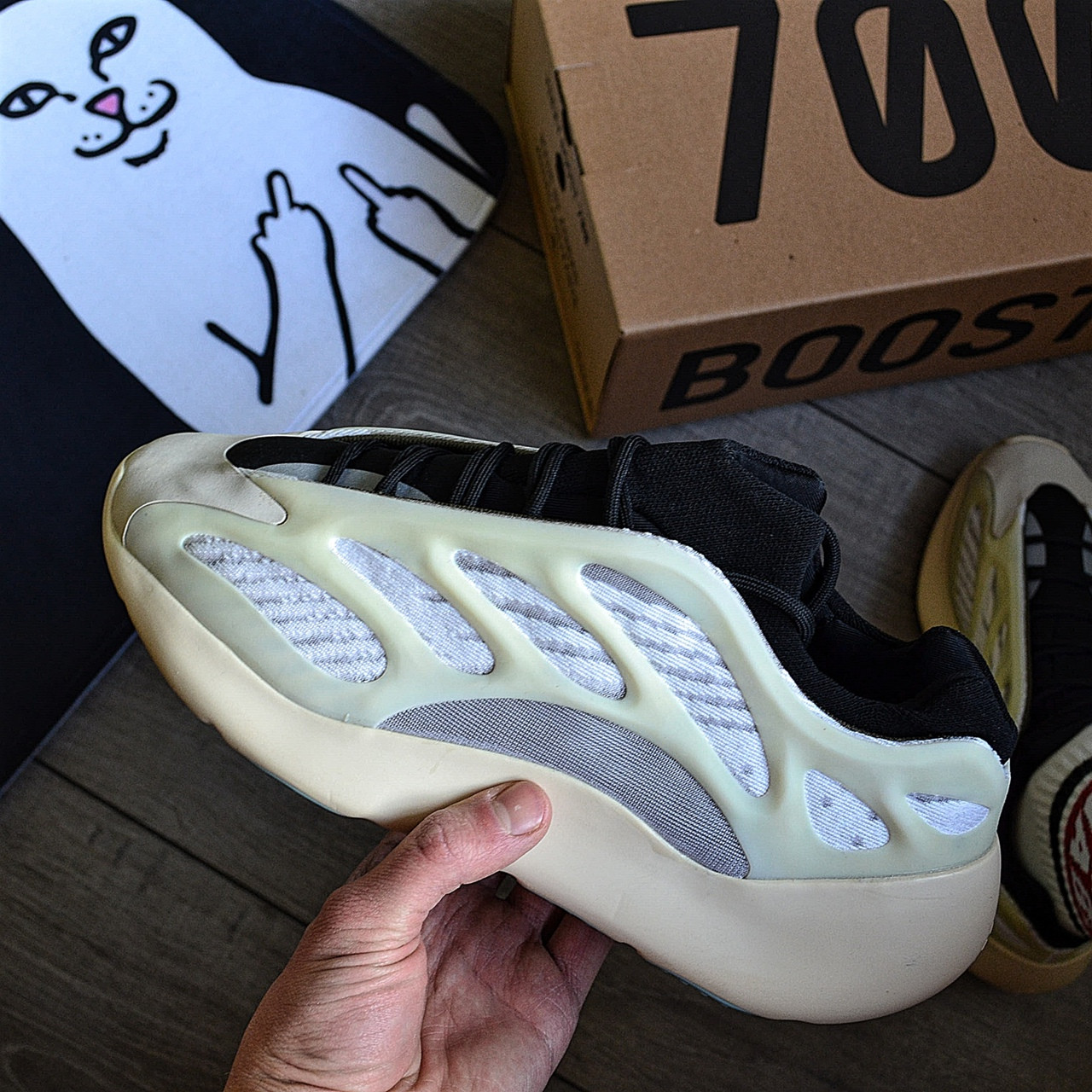 Чоловічі кросівки Adidas Yeezy Boost 700 v3 AZAEL весна-осінь-літо. Фото в живу. топ (кросівки Адідас), фото 1