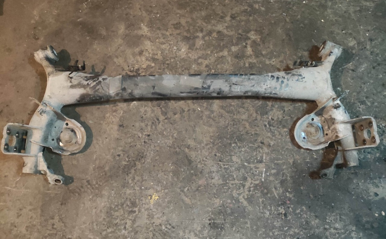 Балка задня Renault Megane 3, 2008-2016, 555010004R (Б/У)