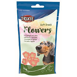 М'які вітамінізовані ласощі для собак Trixie (Тріксі) Flowers - з Ягням та Куркою 75 гр.