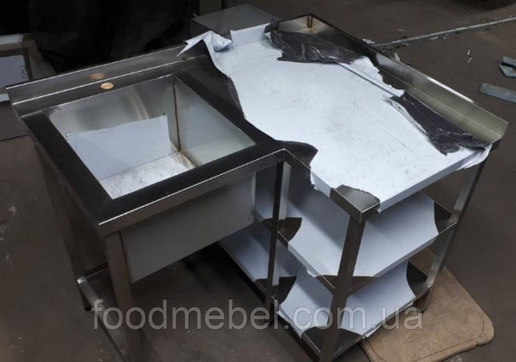 Стіл кутовий виробничий з мийкою і 2 полицями з неіржавкої сталі