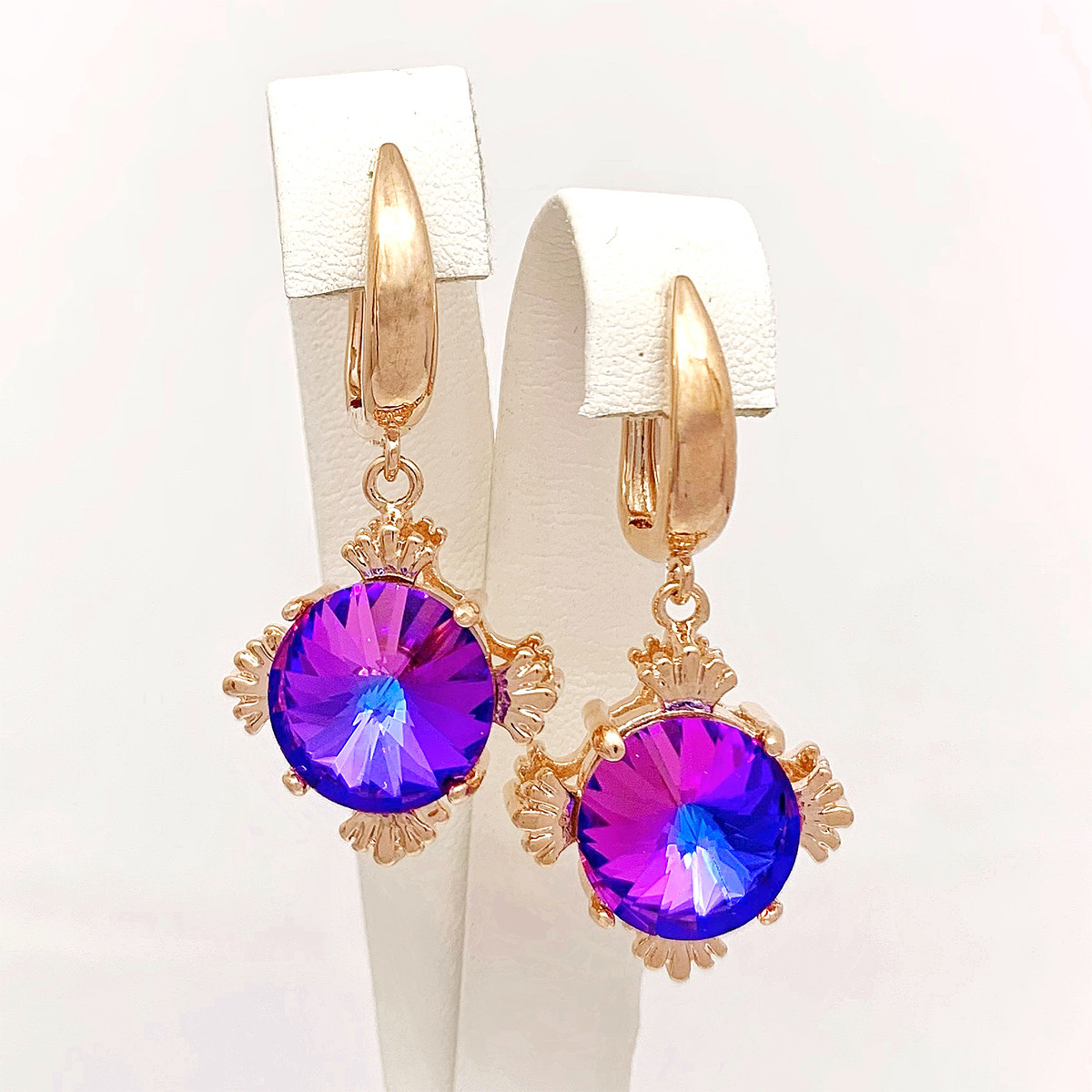 Сережки SONATA з медичного золота, кристали Swarovski фіолетово-синього кольору, позолота PO, 25185 (1)