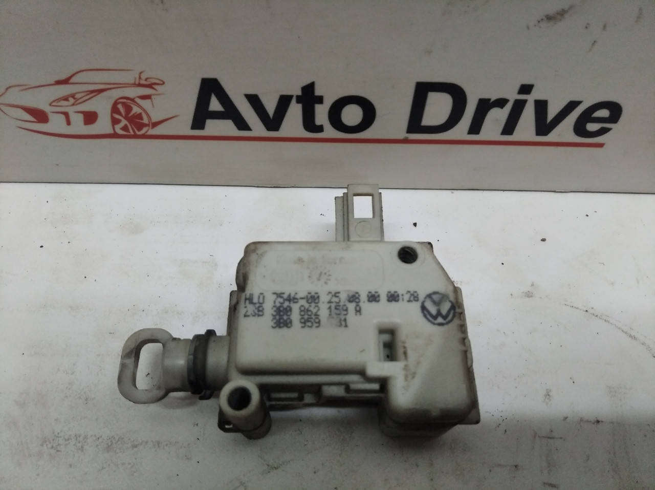 

Активатор замка крышки багажника Audi A6 C5 1997-2004 год 3B0862159A