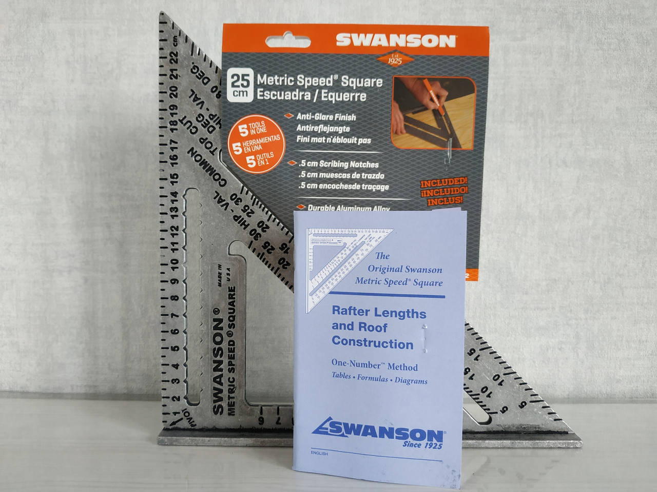 

Угольник Swanson Speed Square, 25см, метрический