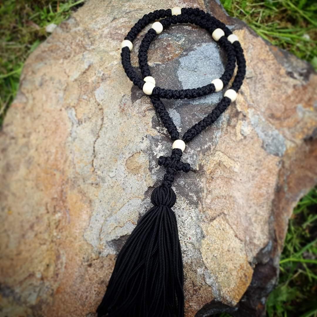 Чотки на зап'ясті з сутажу на 100 вузлів (колір на вибір), фото 1