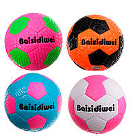 Футболовий м'яч в асортименті
