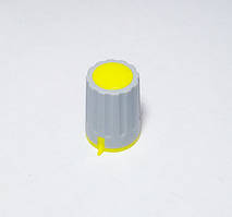 Ручка для змінного резистора R-04 сіра/жовта (D=15мм H=21мм), з покажчиком
