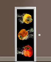 Декоративная наклейка на двери Яркие Перцы в воде ПВХ пленка с ламинацией 65*200см Еда Черный