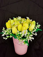 Сонячний букет ніжних жовтих тюльпанів із мила
.