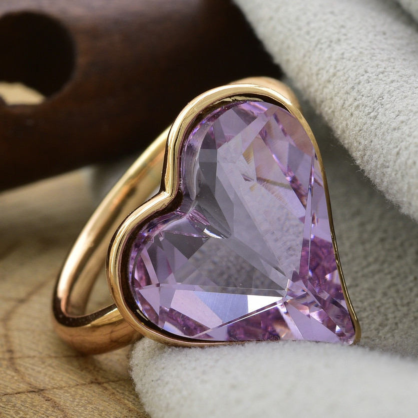 Каблучка Xuping с кристаллами Swarovski 83190 размер 19 ширина 19 мм цвет светлый аметист позолота 18К