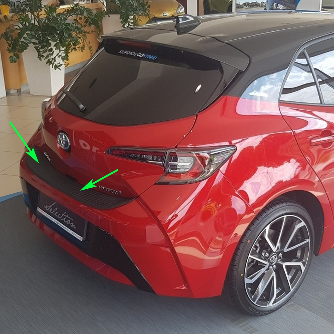 Захисна накладка на задній бампер для Toyota Corolla 5dr хетчбек XII 2018+