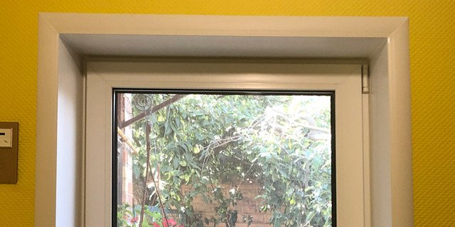 Фінішний профіль для укосів з сендвіч панелі