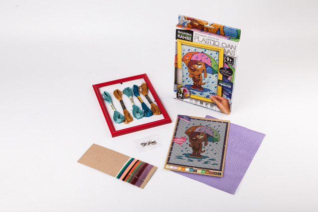 Вишивка на пластиковій канві "Plastic canvas"