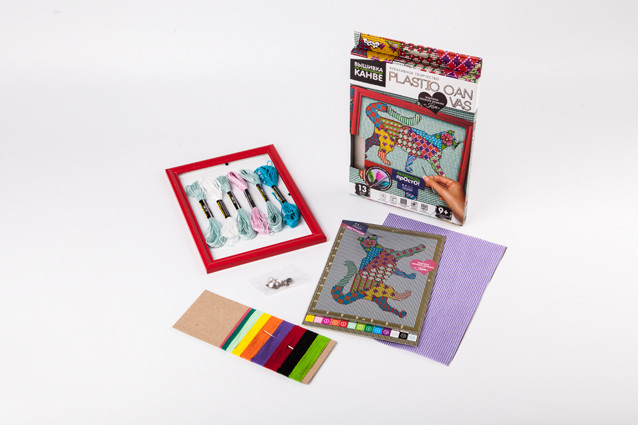 Вишивка на пластиковій канві "Plastic canvas"