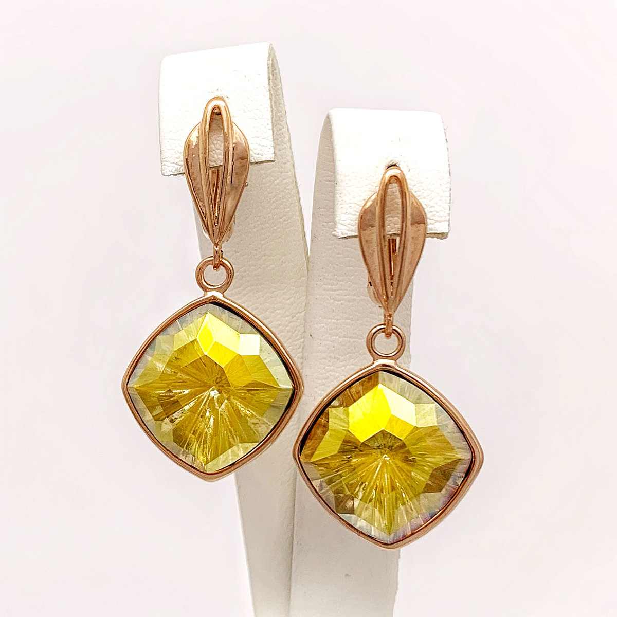 Сережки SONATA з медичного золота, кристали Swarovski лимонного кольору, позолота PO, 25156