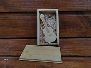 Дерев'яна флешка з гравіюванням "Гітара" Бамбук на 32Gb (2.0) у скриньці